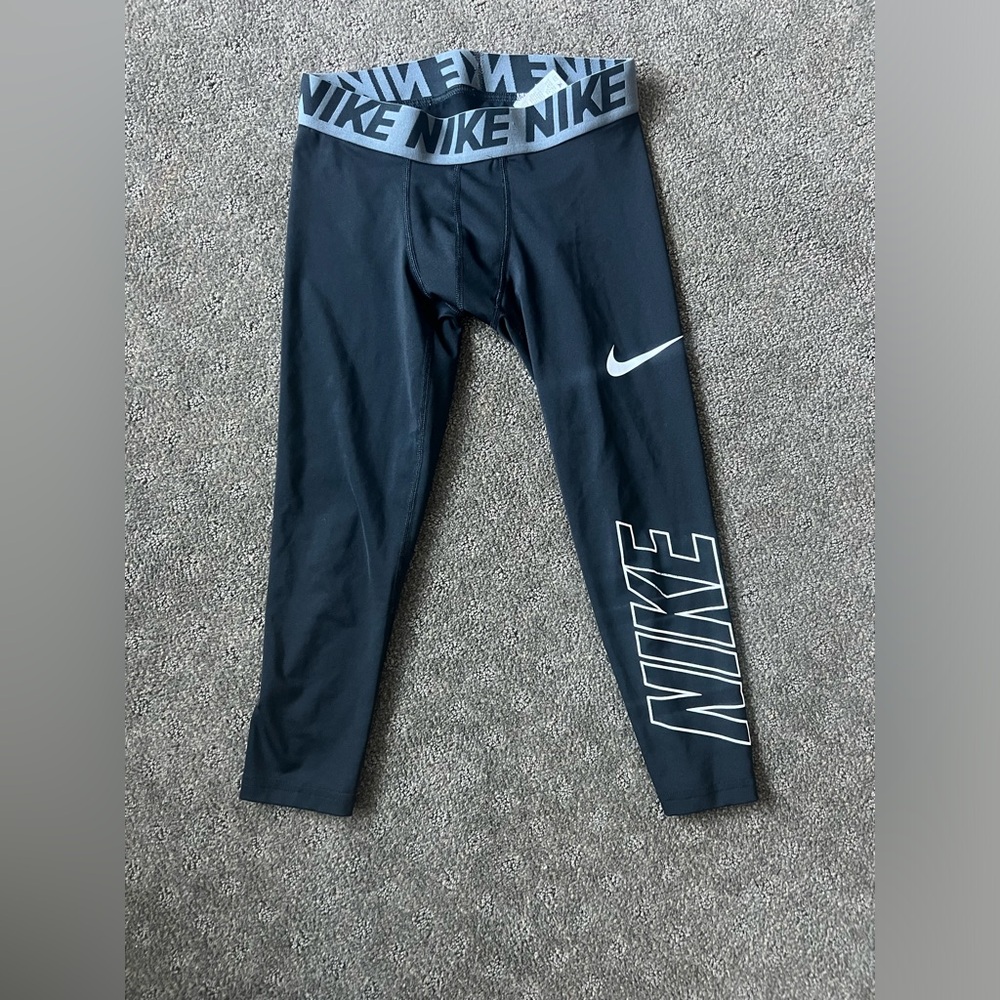 Nike Dri-Fit youth tights 3/4 length medium
